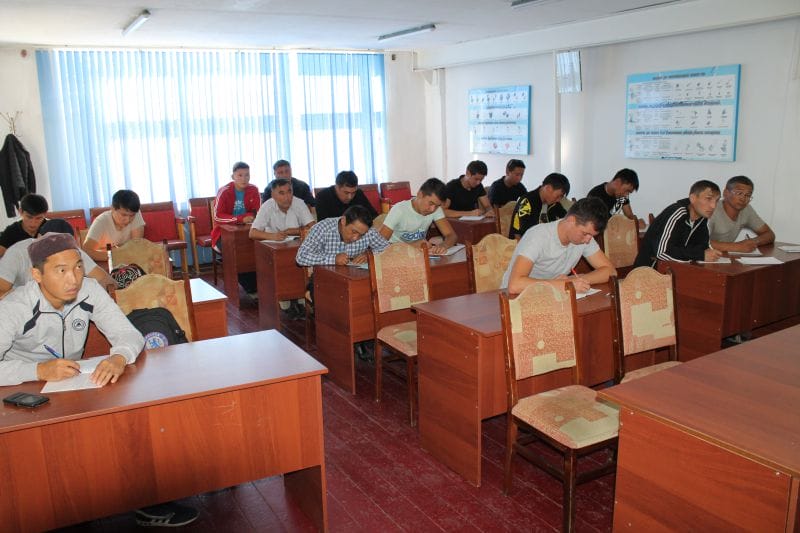 ЖАНУАРЛАРДЫ ҰРЫҚТАНДЫРУ МАМАНДЫҒЫН ОҚЫТАДЫ