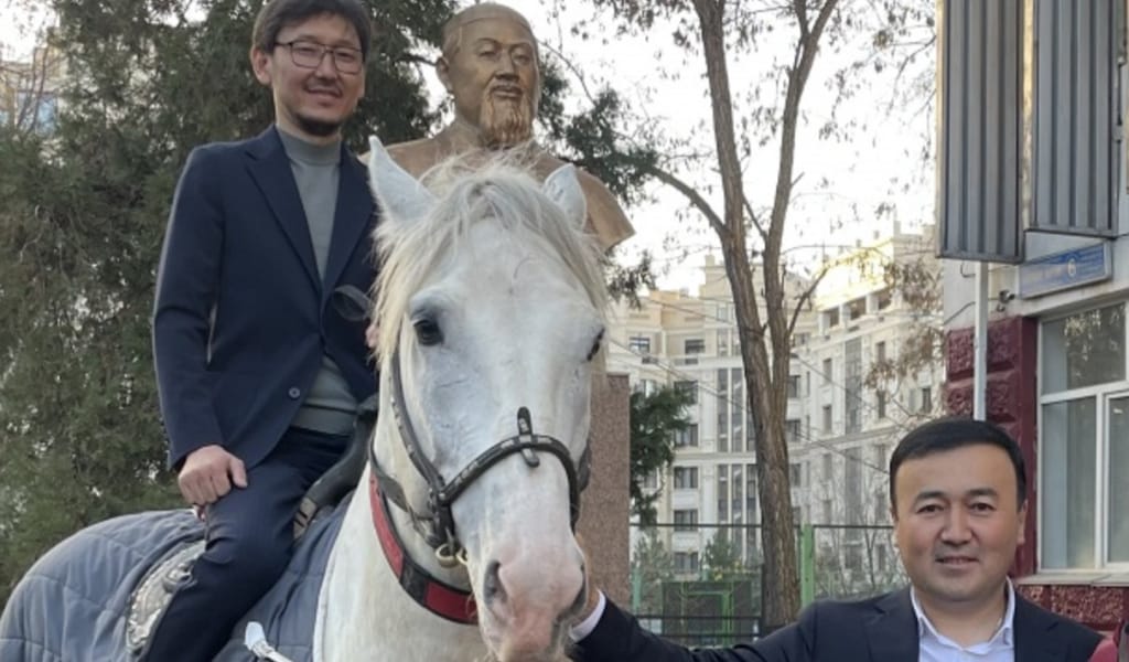 Бәрекелді! Белгілі кәсіпкер "Міржақып. Оян, қазақ!" фильмінің режиссеріне ат мінгізді