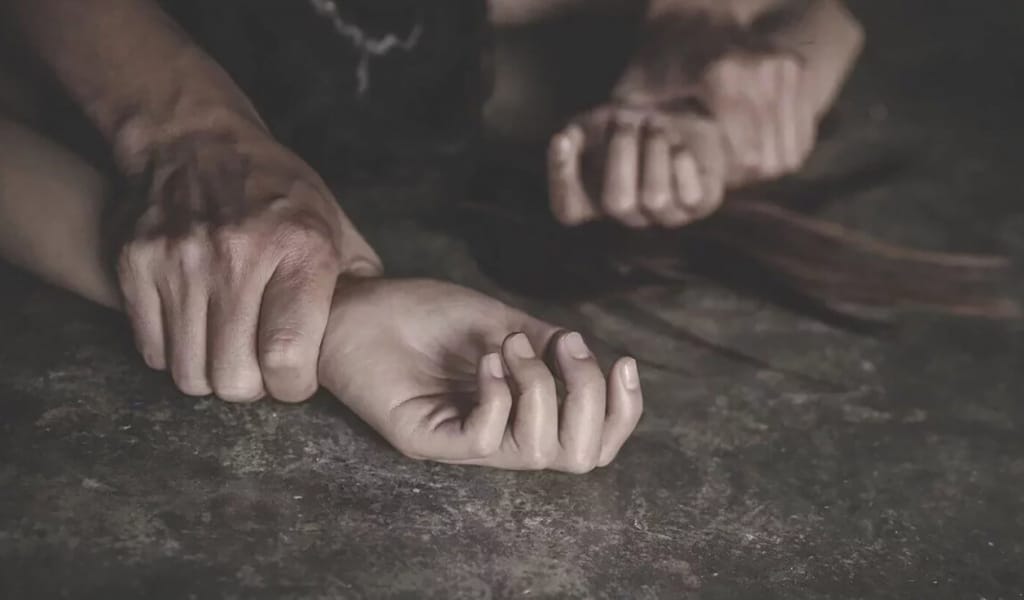 «Бойы ұзын әдемі қыз»: Полиция бөлімшесінде зорланған қыз туралы жаңа деректер шықты