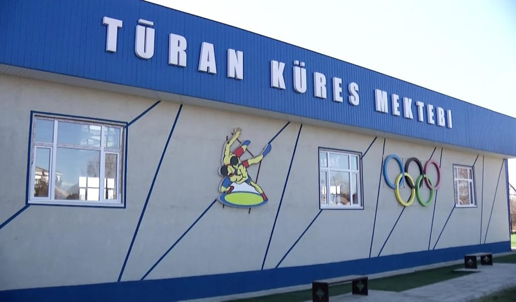 Жетісу облысының мәслихат депутаты туған ауылына спорт мектебін сыйға тартты