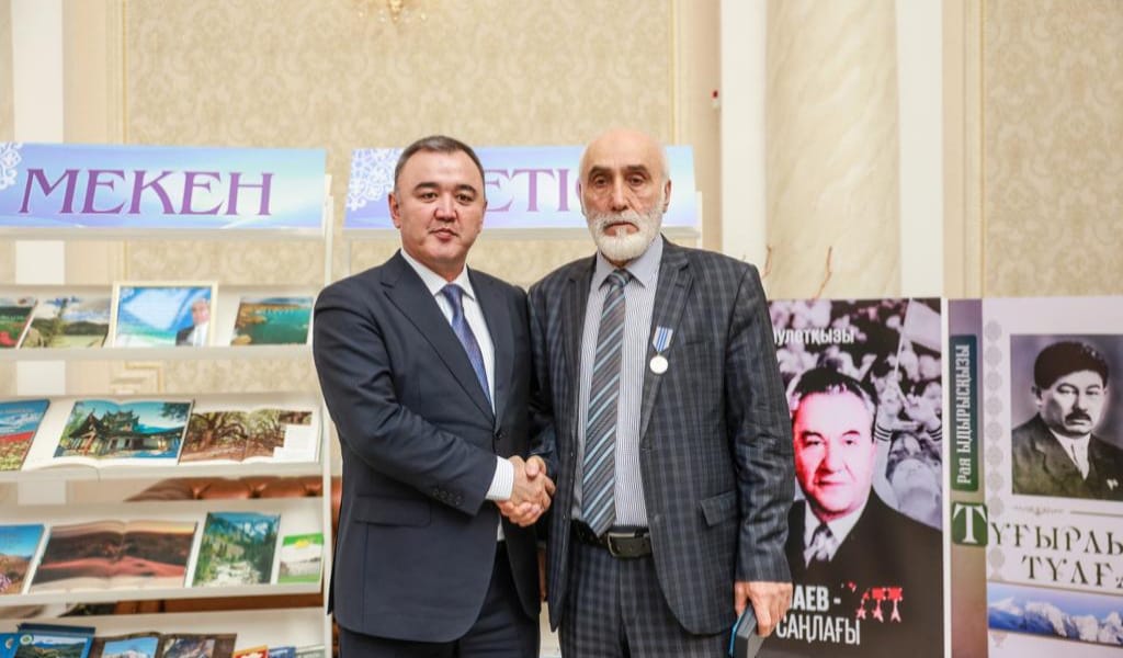 Атсалим Идигов &laquo;Еңбек ардагері&raquo; төсбелгісімен марапатталды