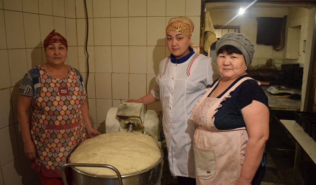 Екі қап ұннан басталды