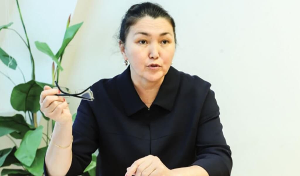 &laquo;Шұбарлап сөйлеуді дәстүрге айналдырып алды&raquo;. Танымал жазушы тіл бұзатын тележүргізушілеруді шектеуді ұсынды