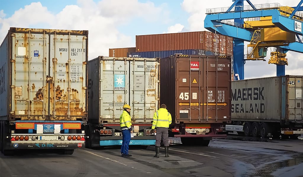 Қазақстанда автомобильмен тасымалдауға рұқсат бланкілерінің жасанды тапшылығы туындауда – Көлік министрлігі
