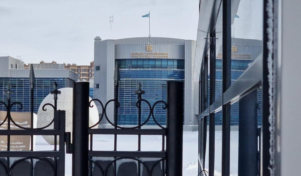 Астанада Назарбаевтың ескерткіші алынып тасталды
