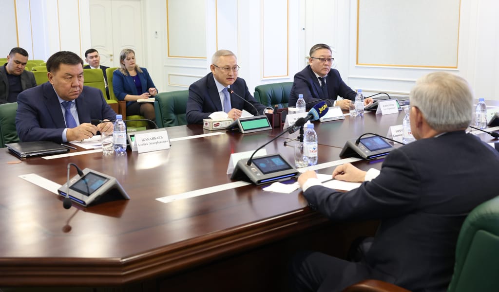 Бейбіт Исабаев Польша Республикасы Парламентінің депутатымен кездесті