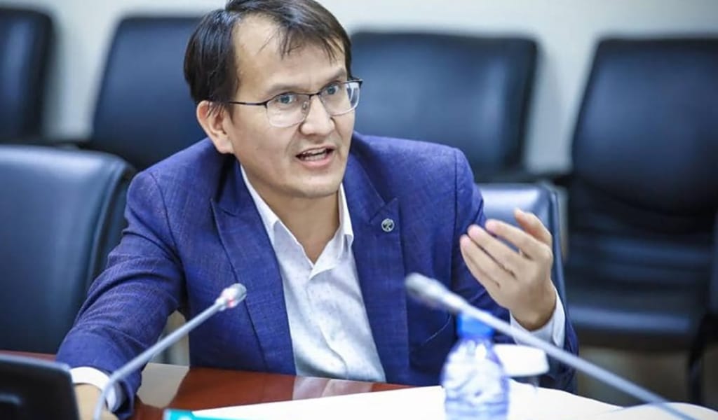 Бұғалтыр жұмысы бақыланбағасын мектепте жемқорлық ұшығып тұр – Ахметжан Аятжанұлы