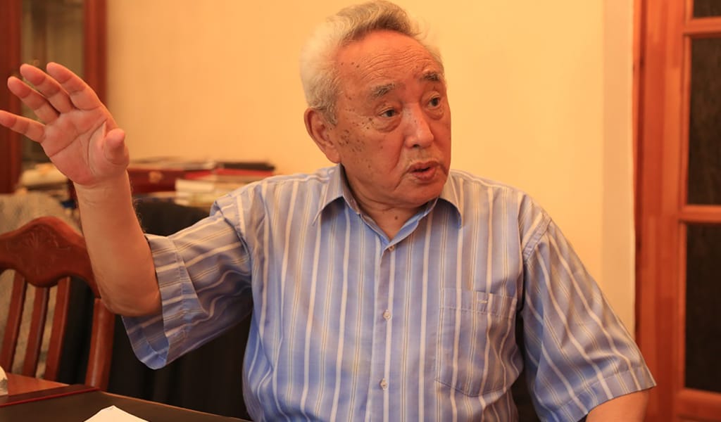 ҚАБЕКЕҢ ДЕГЕН ЕКЕН...