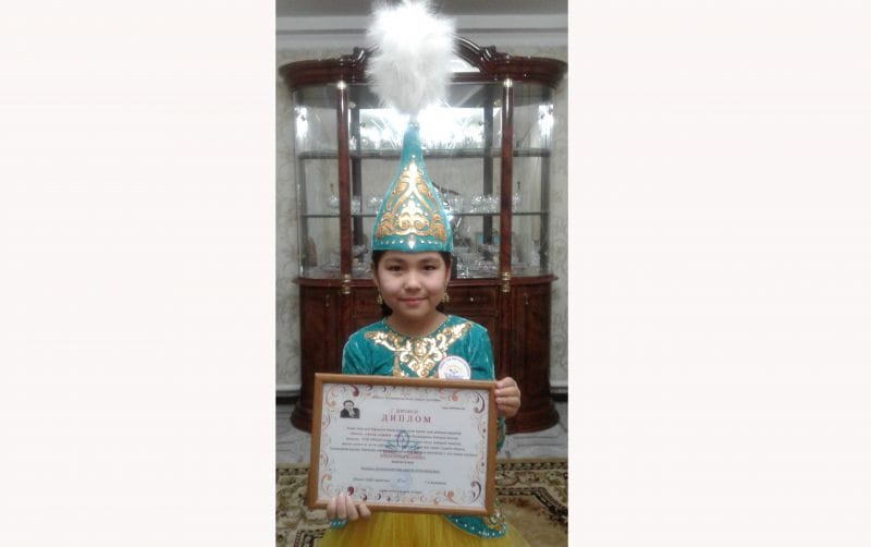 Жеңіске жетелеген жыр