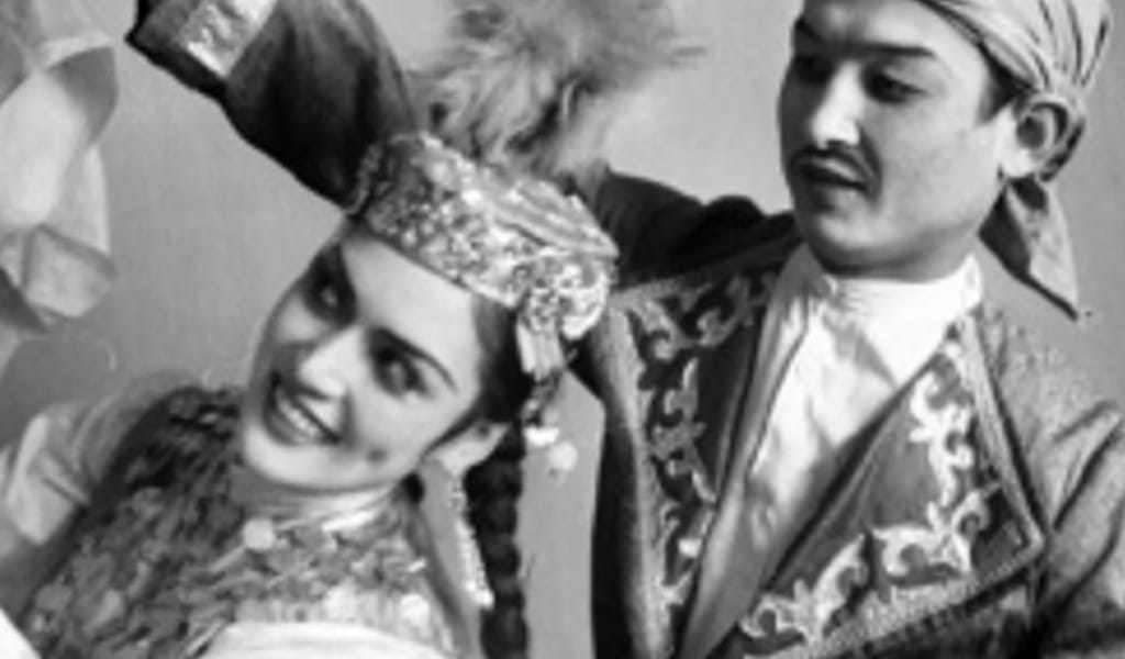 ТҰҢҒЫШ БАЛЕТ БИШІСІ