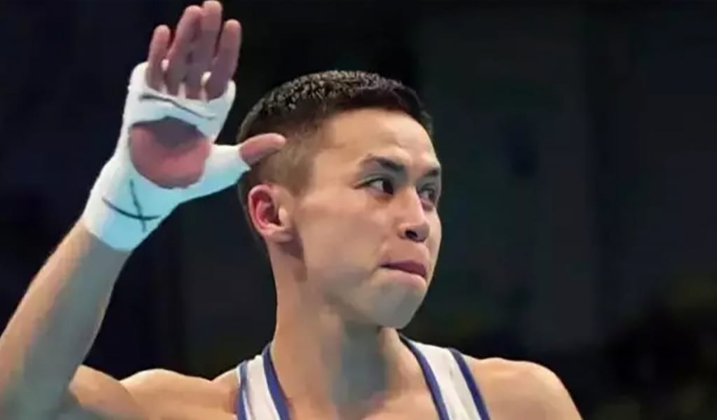 Сәкен Бибосынов қарсыласын нокаутқа түсірді