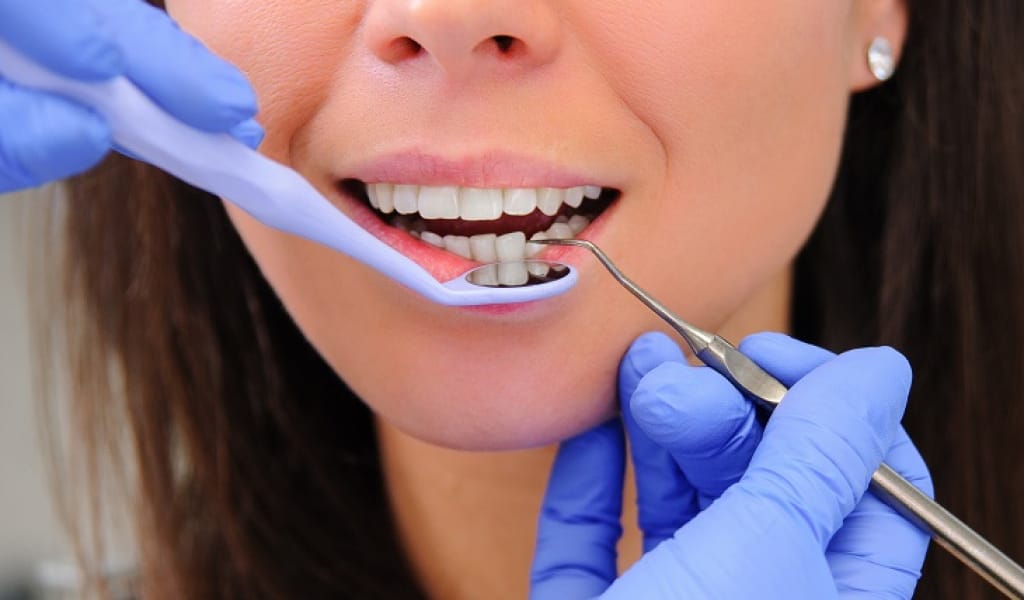 Ауыздан шығатын жағымсыз иіс қандай аурулар туралы айты мүмкін?