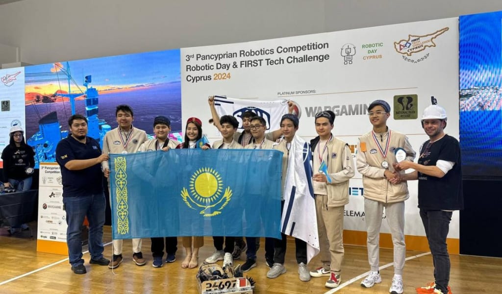 Қазақстандық оқушылар робототехникадан халықаралық чемпионат кубогын жеңіп алды