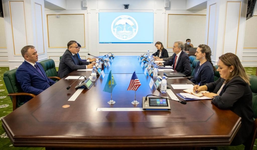 Америка елшісімен кездесуде екі жақты байланыстарды нығайту мәселелері талқыланды