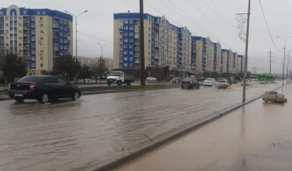 10 көшені су басып, үйлерге кірді