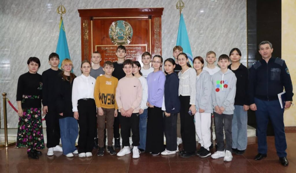 Жетісу полицейлері балалар үйінің тәрбиеленушілеріне экскурсия ұйымдастырды