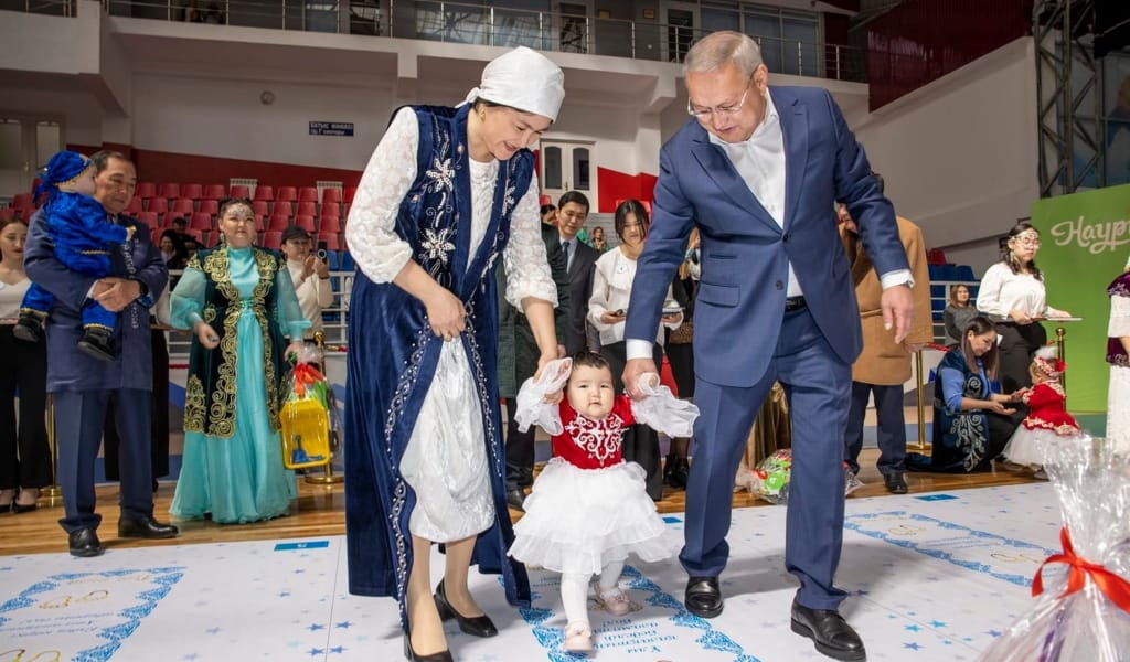 Жетісуда бір мезгілде 50 сәбидің тұсауы кесілді