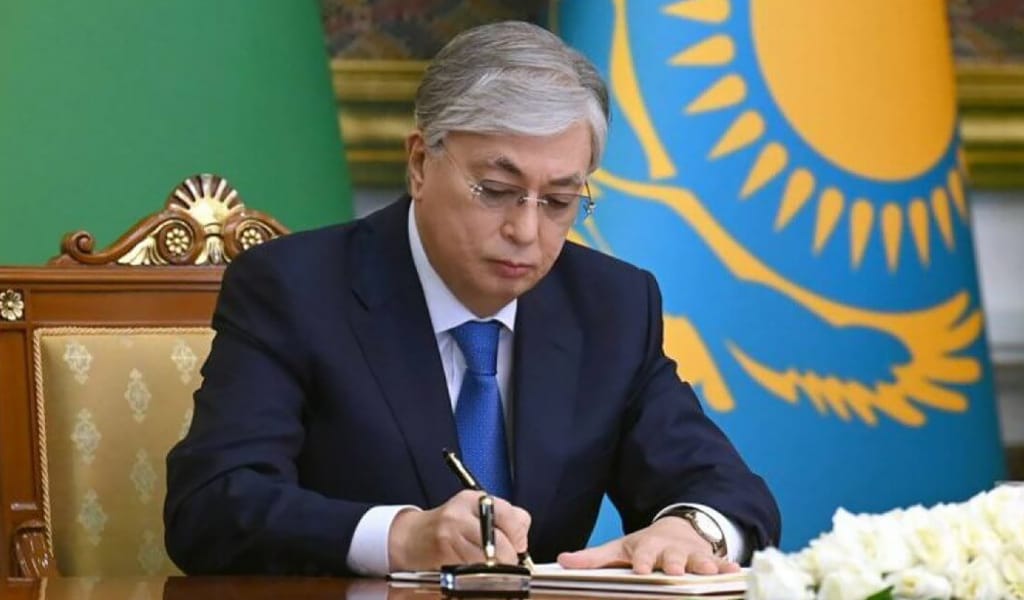 Президент Қазақстан халқы Ассамблеясының ХХХІІІ сессиясын шақыру туралы Жарлыққа қол қойды