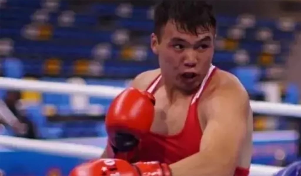 Джалоловты жеңген қазақ боксшыны финалға жібермеді