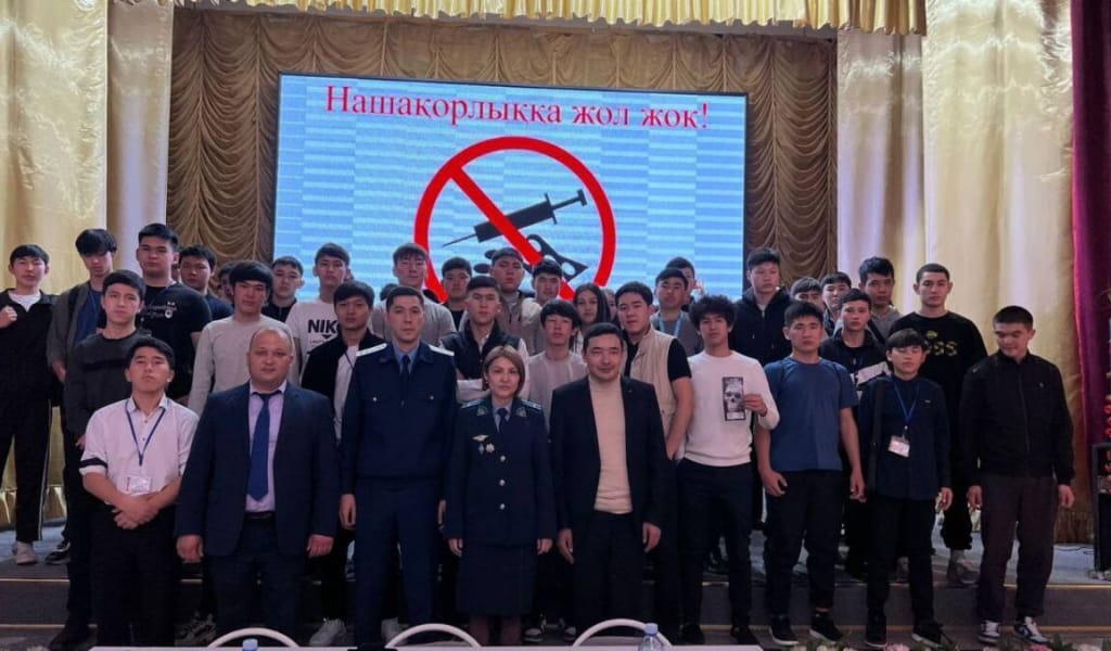 Талдықорғандық студенттер нашақорлыққа қарсы қойылым қойды