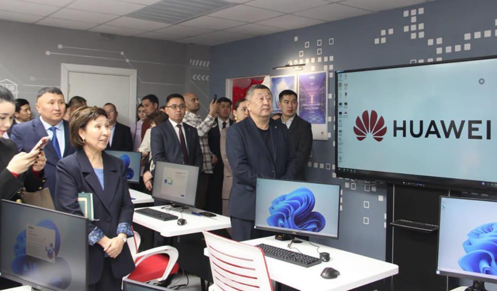 Жетісу университетінде Huawei ICT академиясы ашылды