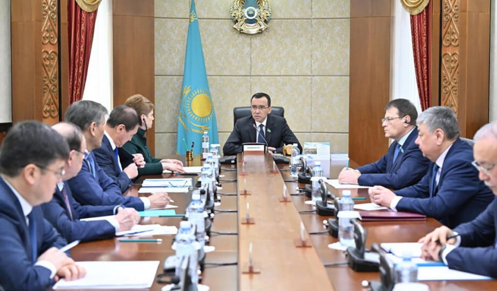 Сенаторлар әйел құқығы мен баланың қауіпсіздігін қамтамасыз ету туралы заңды талқылайды