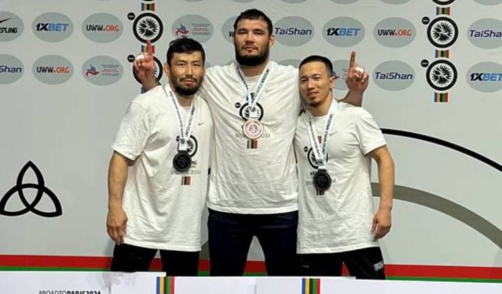 БЕСЕУДІҢ ҮШЕУІ ЖОЛДАМА АЛДЫ