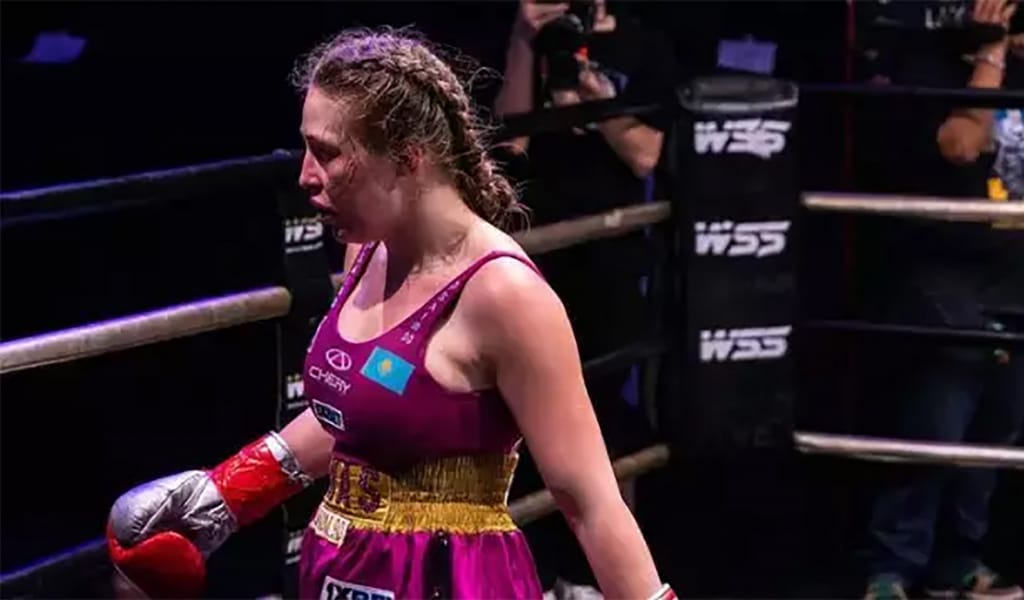 Қазақстандық боксшының екі титул үшін айқасы нокаутпен аяқталды