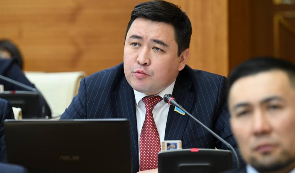 ДЕПУТАТ. СУ ТАСҚЫНЫНА БӨЛІНГЕН 1 МИЛЛИАРД ТЕҢГЕНІ ЖЕМҚОРЛАР ЖЕП ҚОЙҒАН