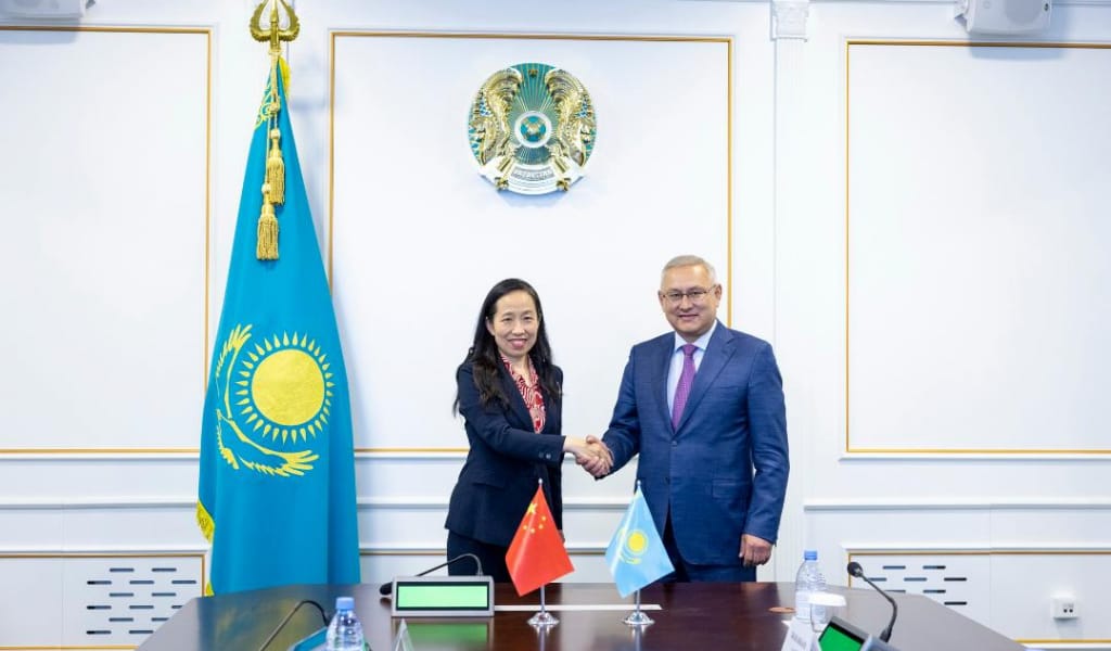 Бейбіт Исабаев ҚХР-ның Алматыдағы Бас консулымен кездесті