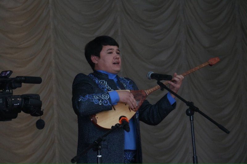 Ұстаз шәкіртімен мәңгі