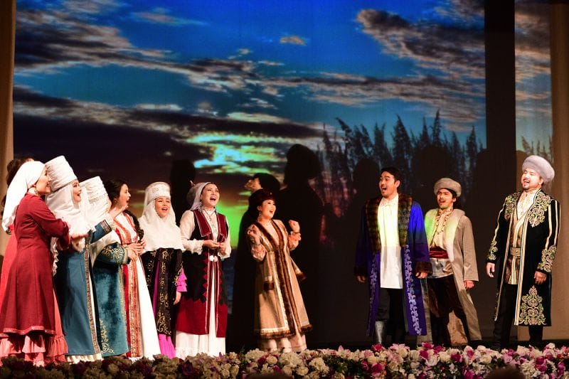 Театр күні аталды