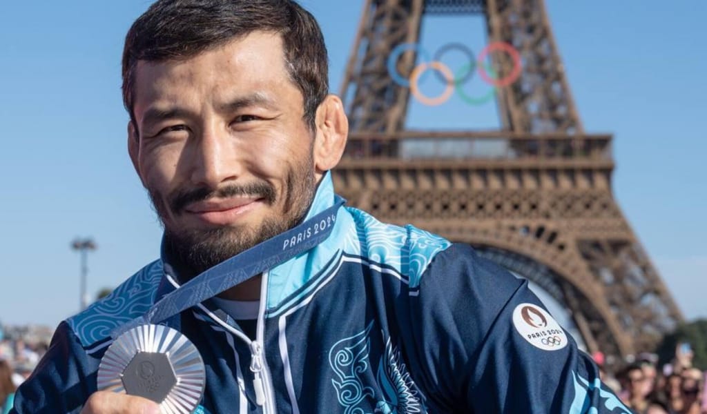 ПАРИЖ ЛОЛИМПИАДАСЫНЫҢ ЖҮЛДЕГЕРЛЕРІНЕ ТЕГІН БІЛІМ ГРАНТЫ БЕРІЛДІ