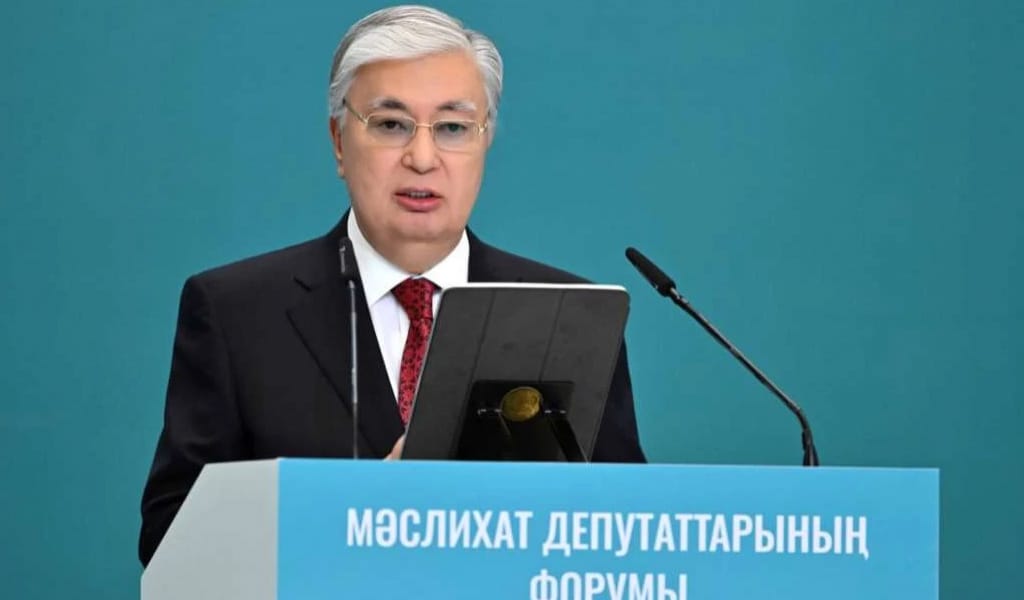 ПРЕЗИДЕНТ. ӘЛЕУМЕТТІК ЖЕЛІ БАЛАЛАРДЫ ҒАНА ЕМЕС, ҮЛКЕНДЕРДІ ДЕ ЗОМБИГЕ АЙНАЛДЫРЫП ЖАТЫР