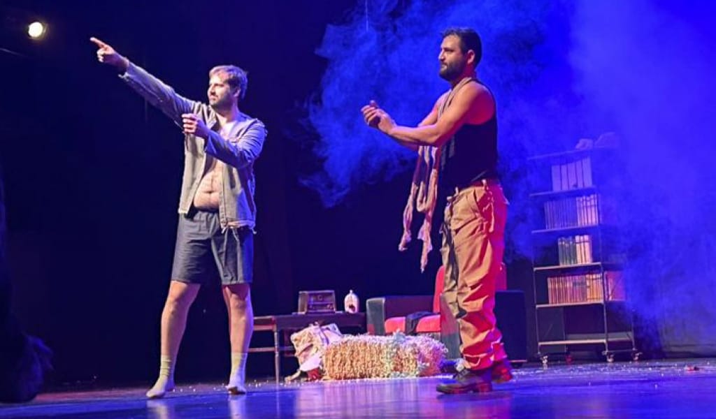 "Ол әрдайым соғыстан кейін келеді": Екеу сомдаған екі өмір