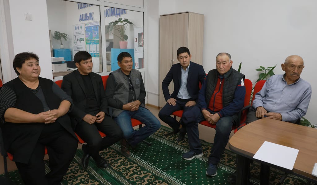 ТАУЫ АСЫЛ, ҚОЙНАУЫ ҚҰТ, ЖҰРТЫ ЕҢБЕКҚОР