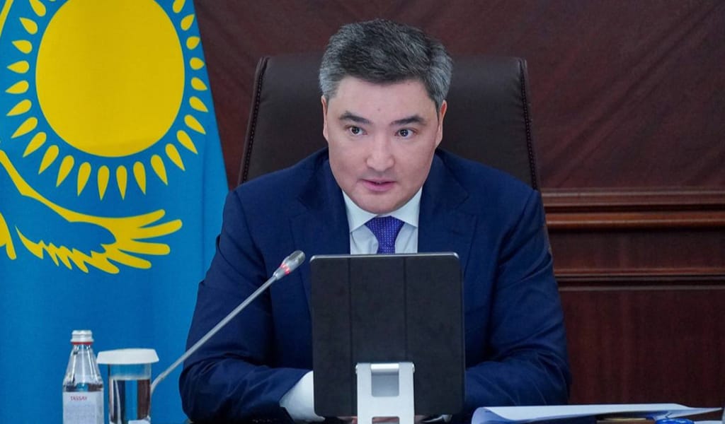 АВТОМОБИЛЬДЕРДІҢ "КӨЛЕҢКЕЛІ" ИМПОРТЫНА БАҚЫЛАУ КҮШЕЙТІЛЕДІ