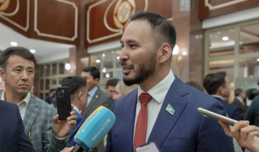 "Қылмыс жасаса, ол кім болса да, жазаға тартылуы керек". Қожаназаров Алмасбек Садырбаев туралы айтты