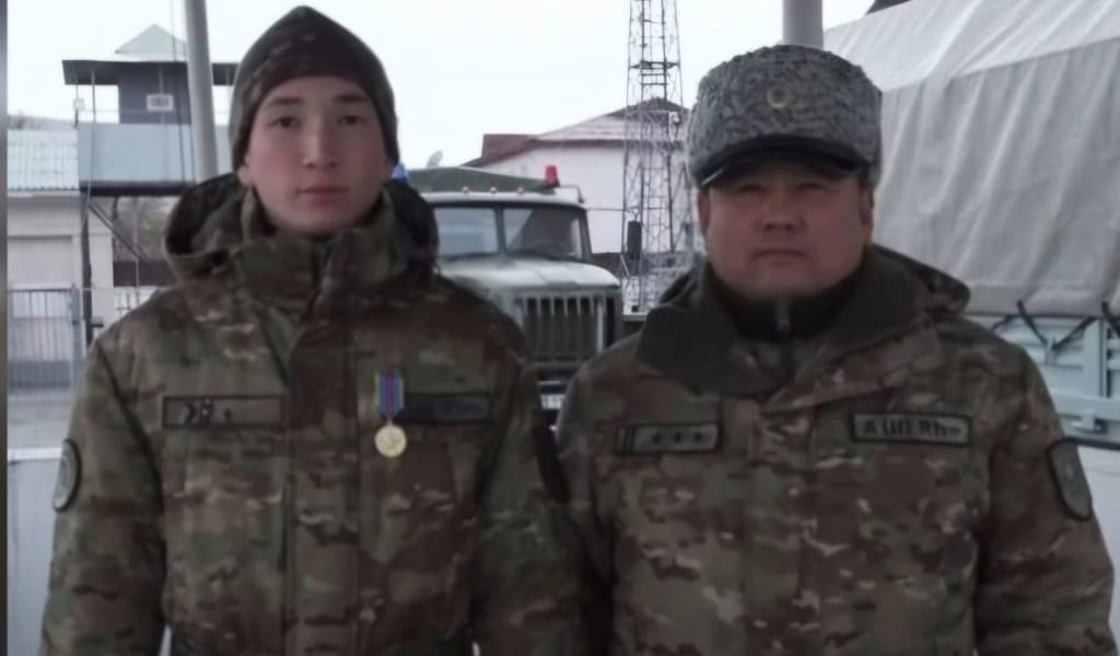 Адам өмірін құтқарып қалған Ұлттық ұланның қызметшісі марапатталды