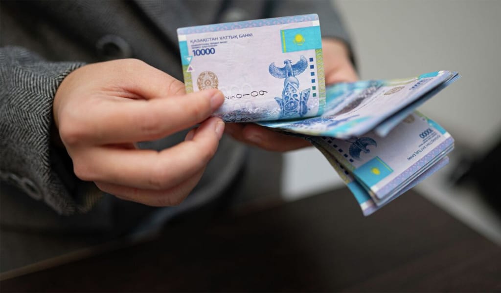 Қазақстанда балалардың шотына 220 мың теңгеден аударылады
