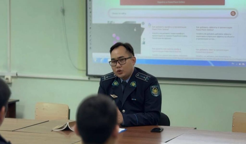 СТУДЕНТТЕРГЕ ДӘРІС ӨТКІЗДІ