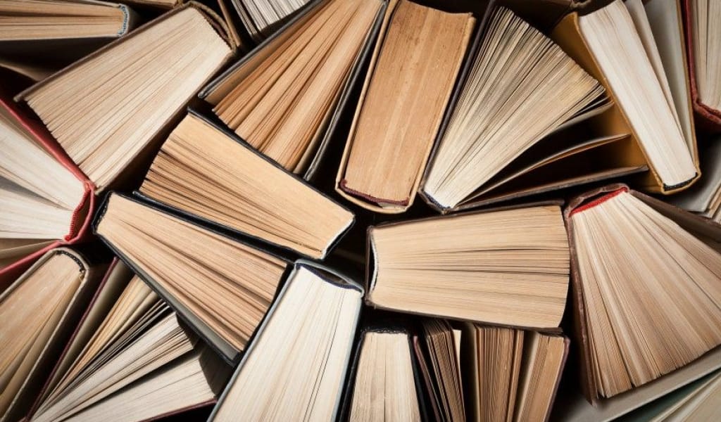 СӨРЕДЕ 39 МЫҢ КІТАП ТҰРАДЫ