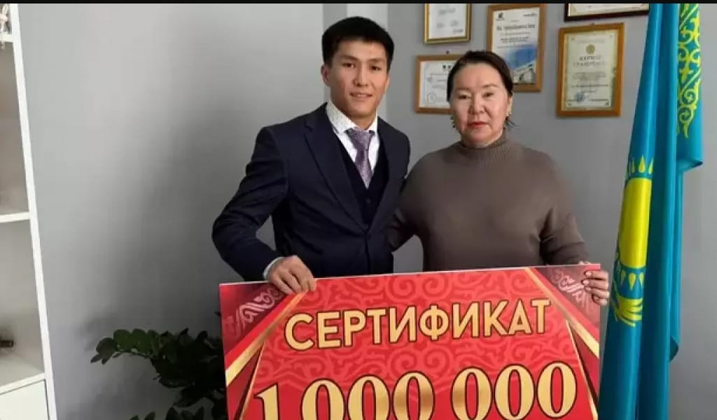 ӘЛЕМ ЧЕМПИОНЫ БАЛАЛАР ҮЙІНЕ БІР МИЛЛИОН ТЕҢГЕ БЕРДІ