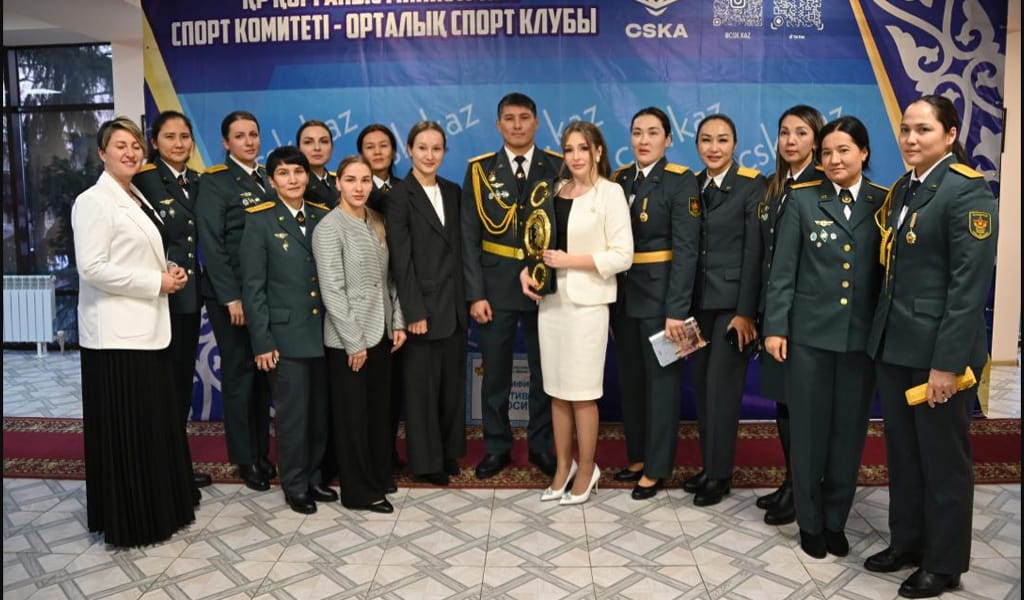 ҚОРҒАНЫС МИНИСТРІ ТАНЫМАЛ АРМИЯ СПОРТШЫЛАРЫН МАРАПАТТАДЫ