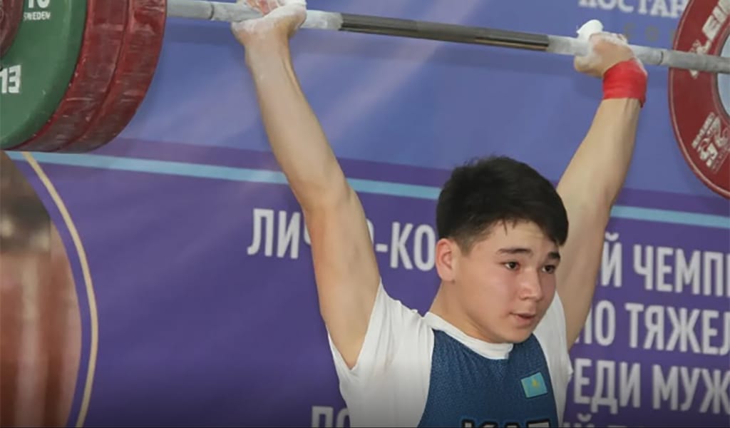 Ауыр атлет Ақжол Құрманбек әлем рекордын жаңартып, алтын жеңіп алды