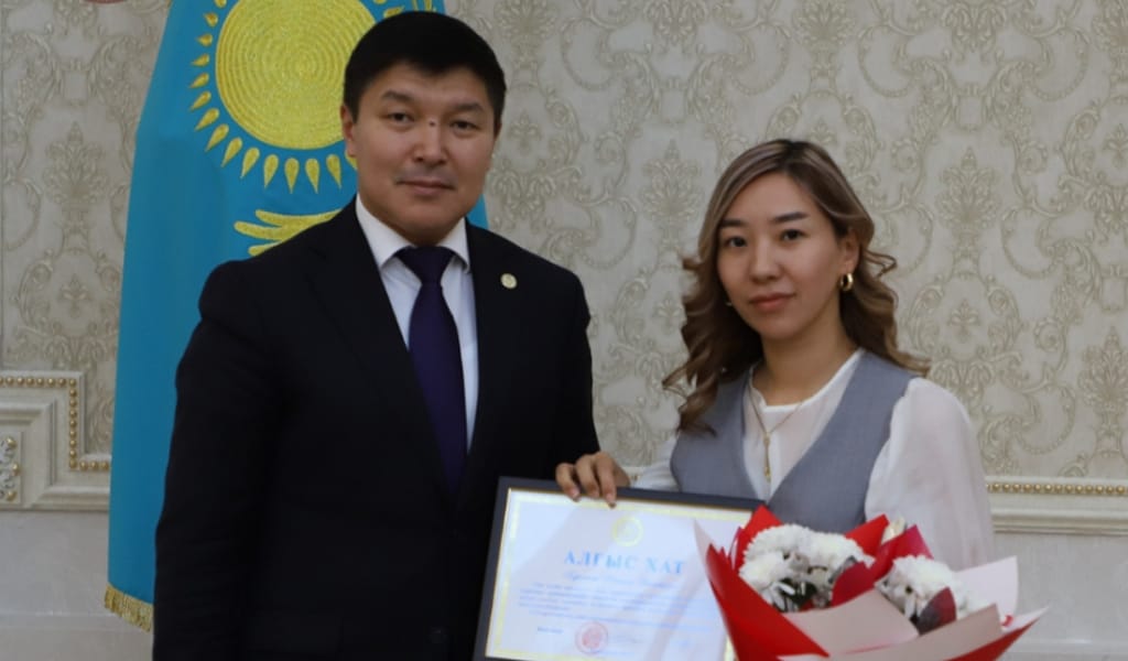 ҚАЛА ӘКІМІ ЕҢБЕККЕРЛЕРДІ МАРАПАТТАДЫ