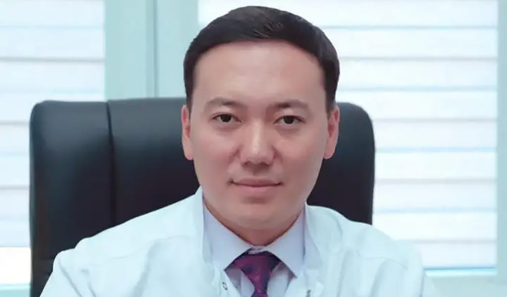 Жетісулық дәрігер ұшақта жағдайы күрт нашарлаған жолаушыны ажал аузынан алып қалды