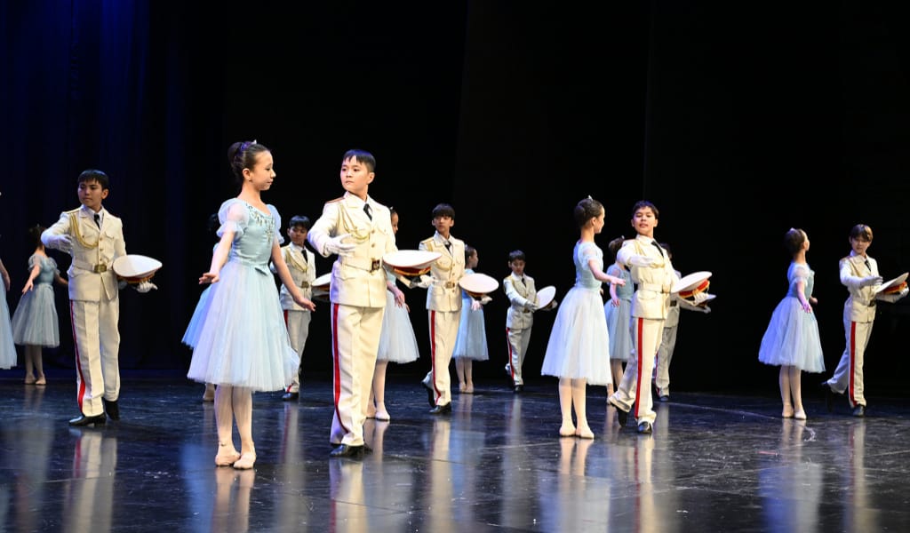 Мың бұралған бишілер