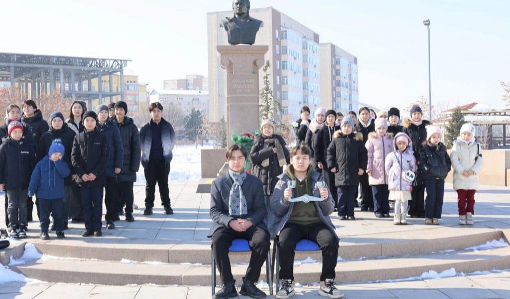 АҚЫН РУХЫНА ТАҒЗЫМ ЕТТІ