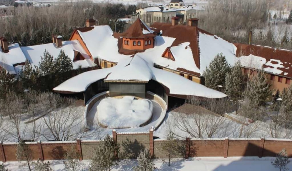 1,8 миллиард теңге: Кәрім Мәсімовтың Астанадағы үйі сатылымға шықты